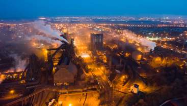 A photo of a polluting factory