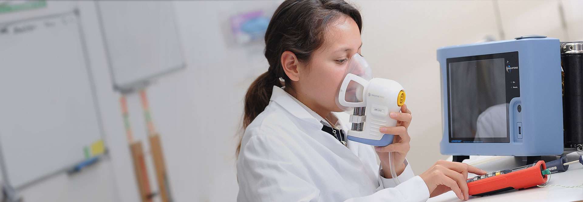 Owlstone technician using ReCIVA