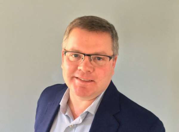 Huw Davies headshot